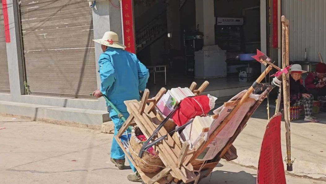 书香大理｜李存德：一辆小推车，守出乡村“最美”书摊