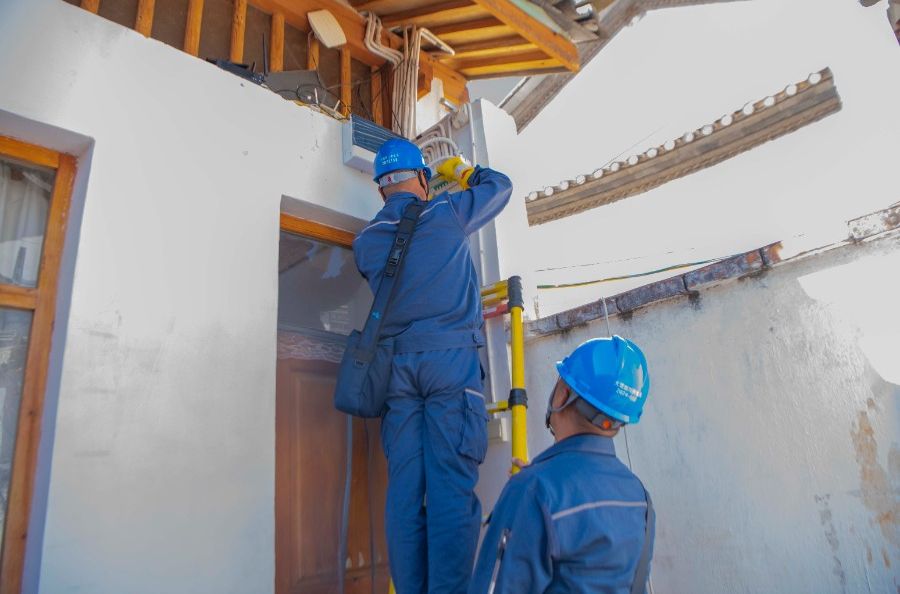 “满格电”点亮“三月街”民族节与“五一假期”每一天