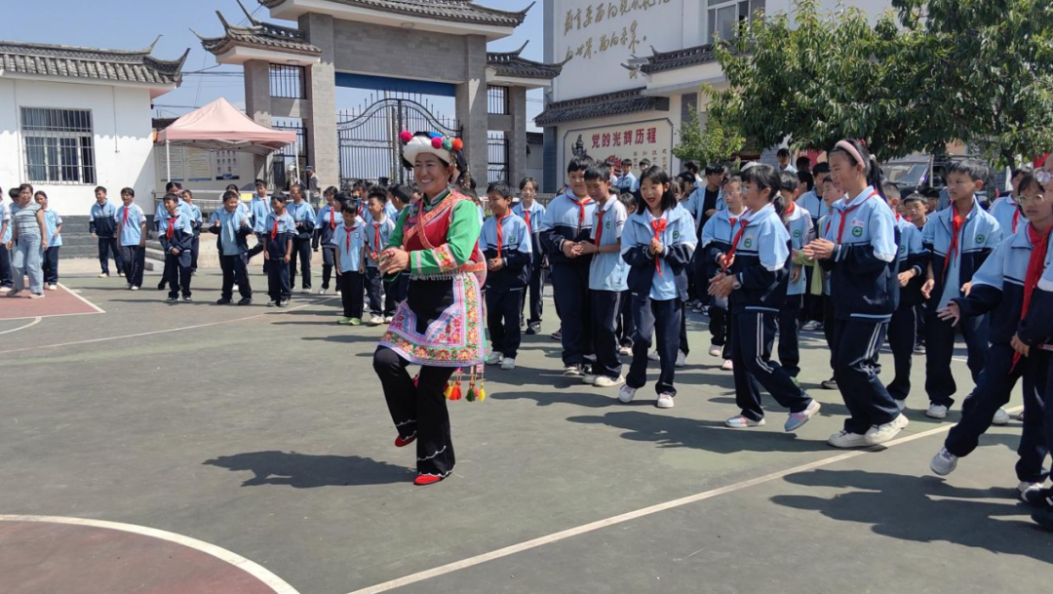 云南大理：“学习强国”进校园 文博非遗润童心