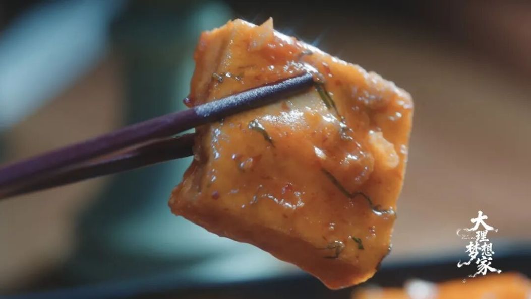 大理梦想家 | 从泡吧到炖豆腐，福建老颜在大理把“素愿”炖成了一家餐厅