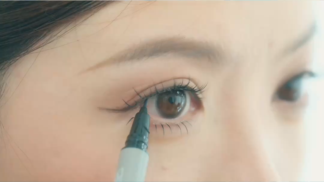 在大理，有一种妆容，叫“真真妆” 这是她“美丽蜕变”的秘密武器 十年美妆，真真画出了人生信条：我有权利做梦，就有义务天天进步。 评论区一起聊聊：为了梦想，你曾对