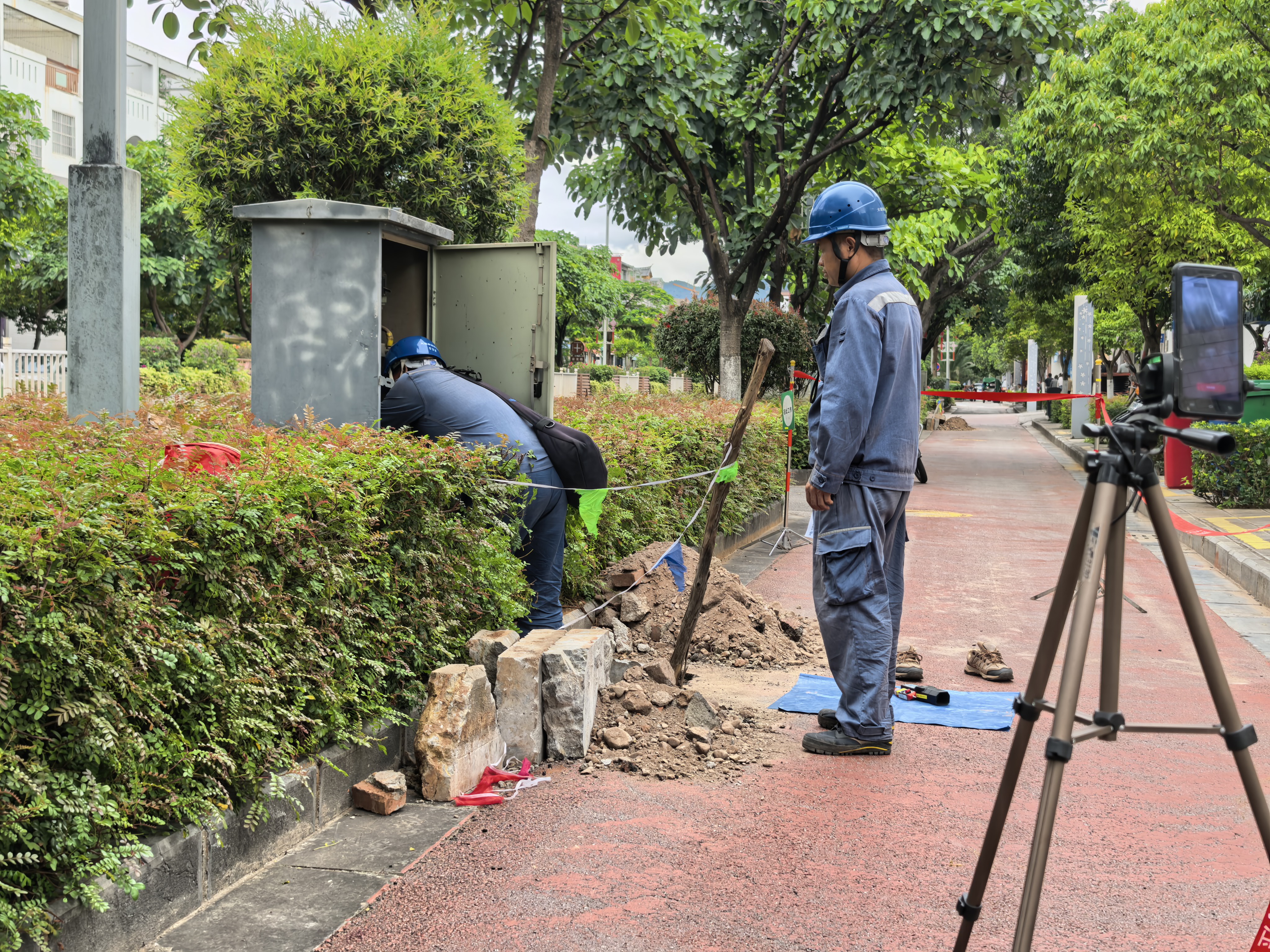 1784512852485511.jpg 地下电缆“换新衣”,迎峰度夏有底气!3.jpg