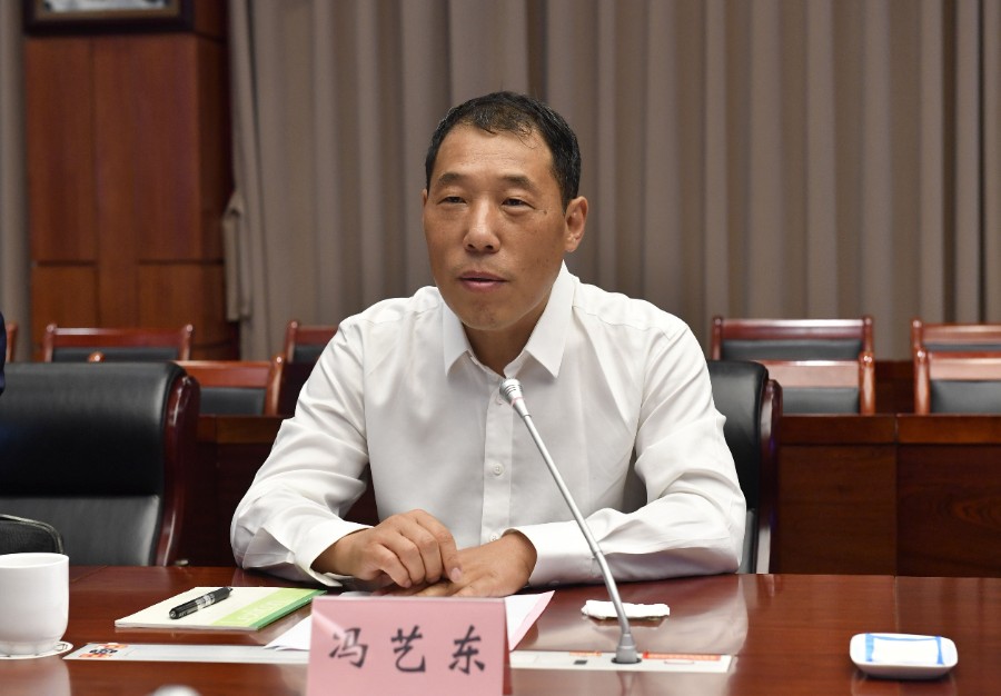 1785474507174717.jpg 冯艺东参加座谈会并讲话_proc_副本.jpg