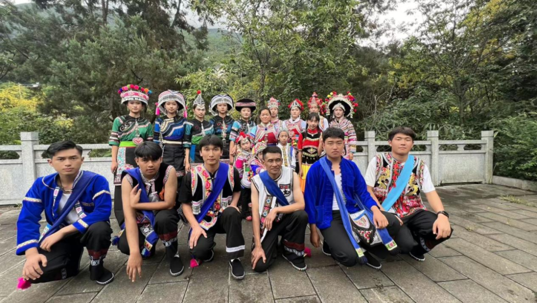 以“火”传文脉，以“衣”守传承——太邑乡火把节举办非遗服饰秀