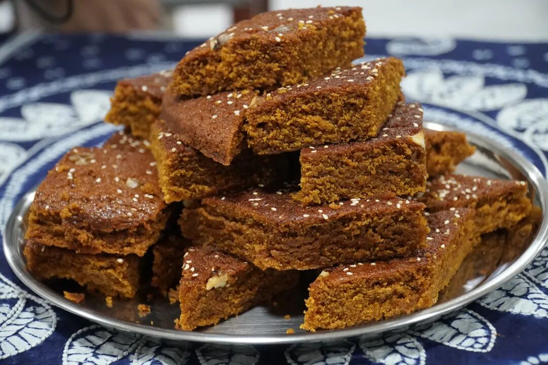 大理月饼的古早味，藏在子母火的慢烘里 | 月圆大理・饼里乡愁