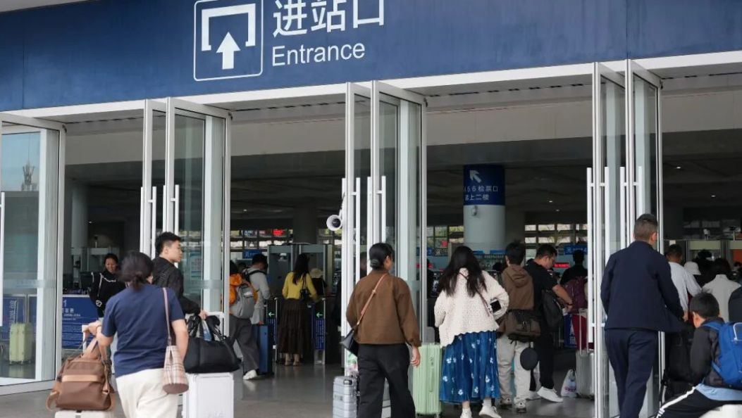 到发车票预售超40万张！大理站国庆出行热度拉满→