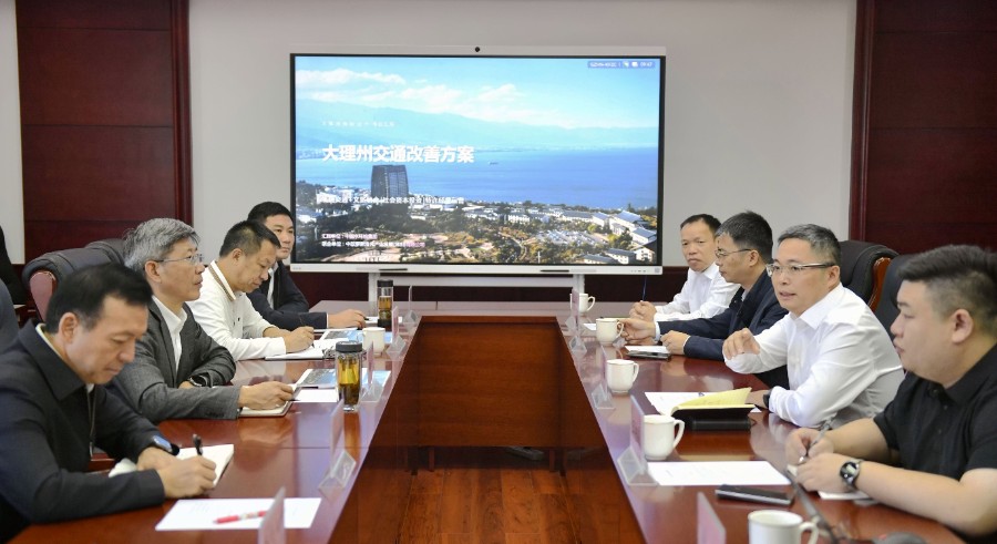 10月29日上午，陈汉与中国水环境集团一行座谈交流_proc_副本.jpg