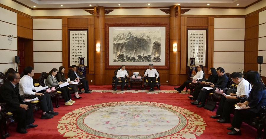 10月29日下午，陈汉与中保财险云南分公司一行座谈_proc_副本.jpg